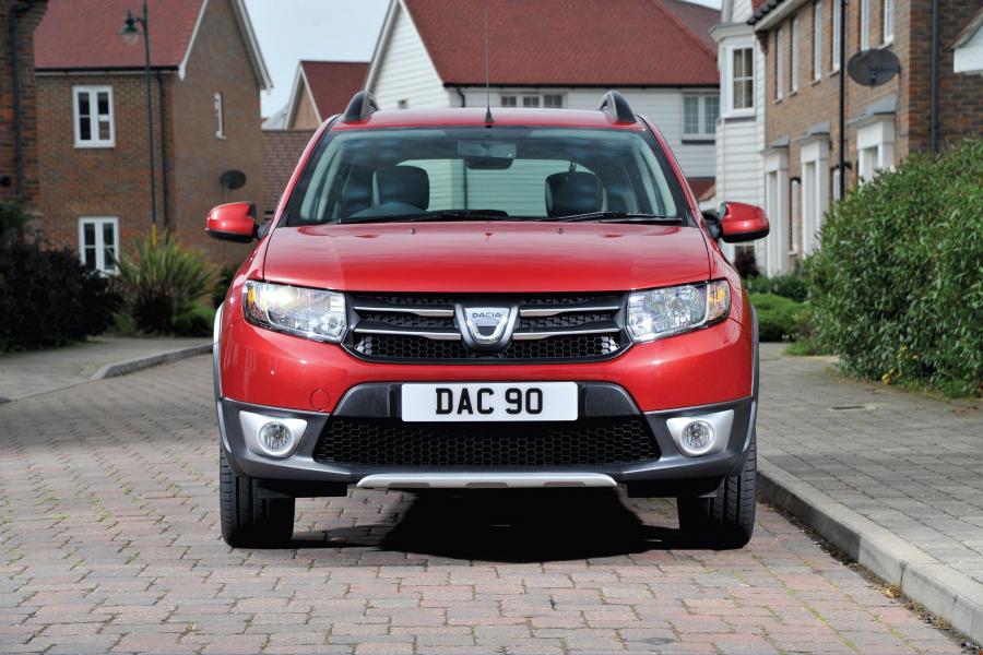  Dacia Sandero Stepway 2013 года  (UK) (фото 11 из 37)